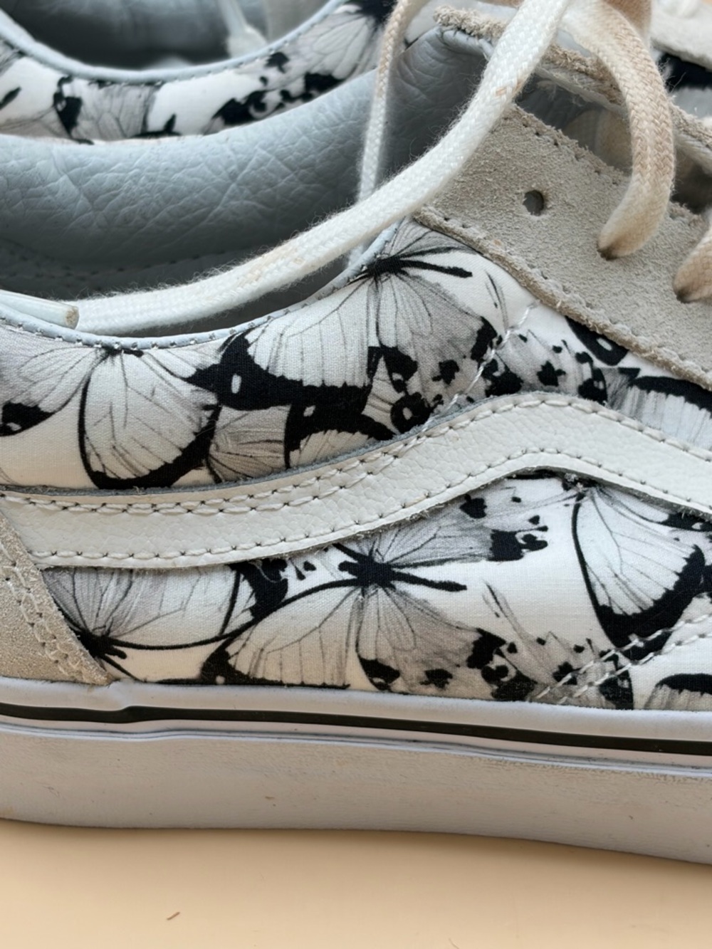 Vans Old Skool Butterfly Panel Sneakers - White/Black Women’s Size 8.5, Men’s 7 - Picture 8 of 8